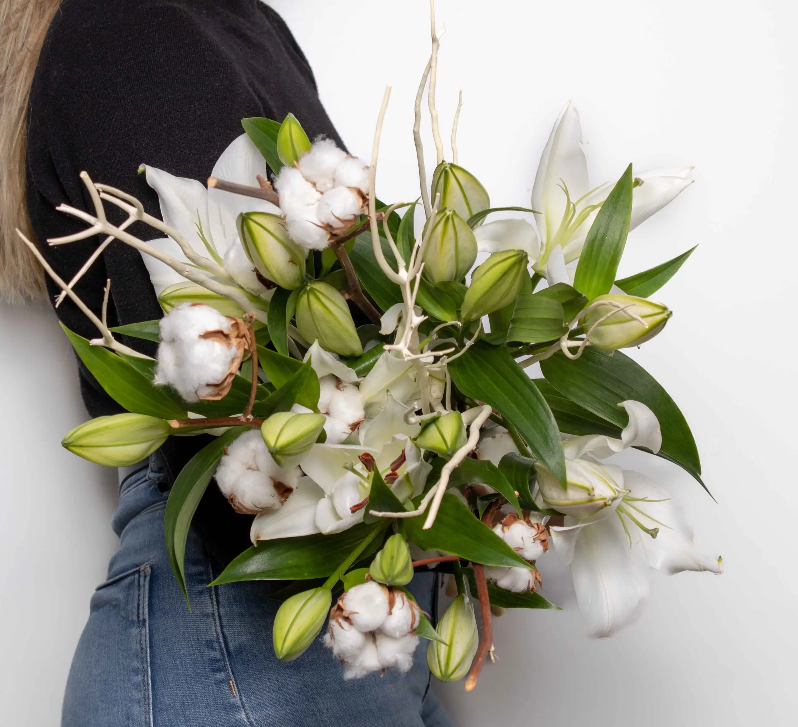 Bouquet de lys avec branches de coton