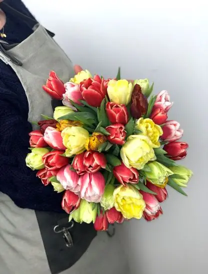 bouquet fleurs brassée de tulipes