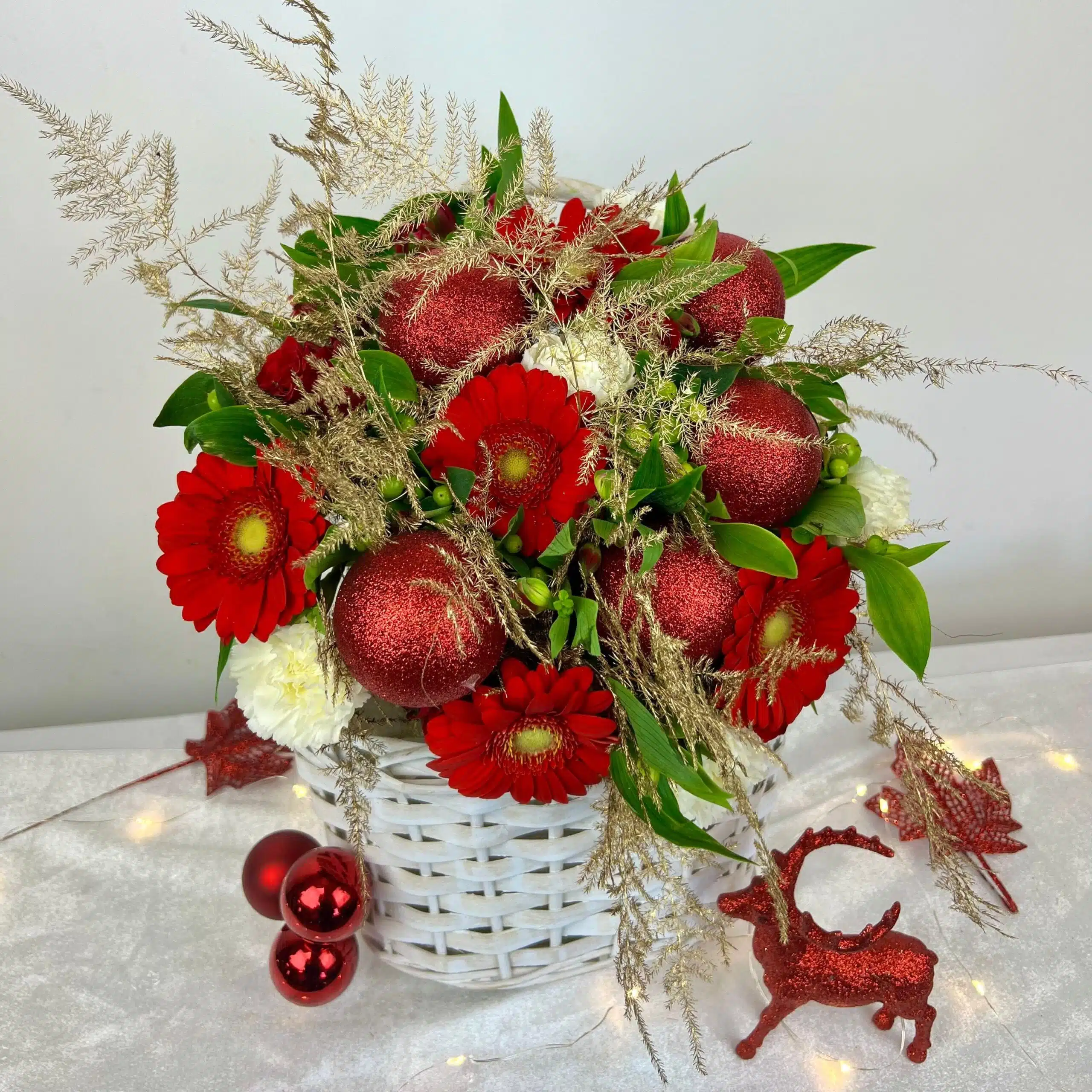 Bouquet de Noël Etincelant aux couleurs rouge, vert et doré