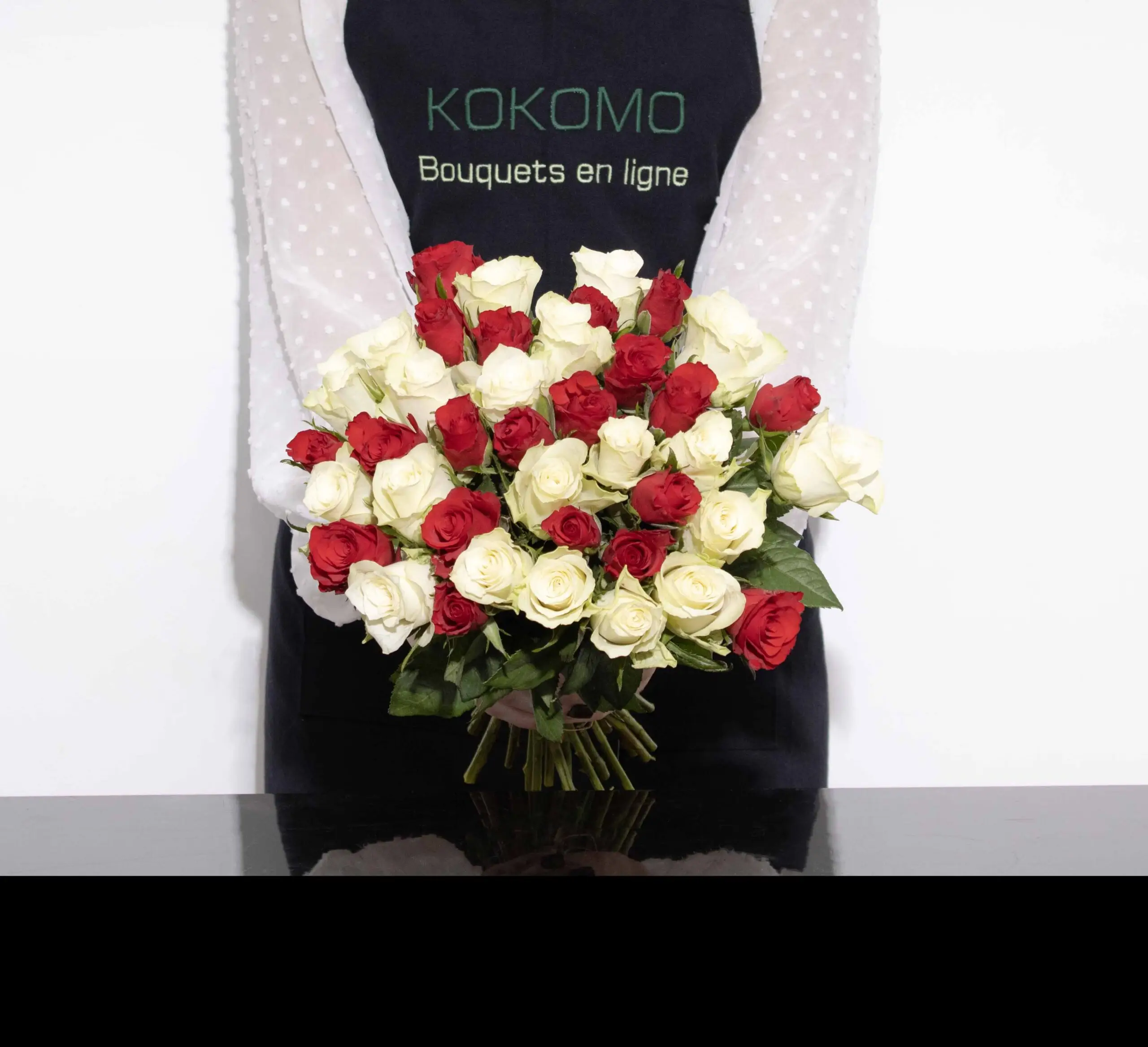 Bouquet Love Me : Roses blanches, Roses Rouges