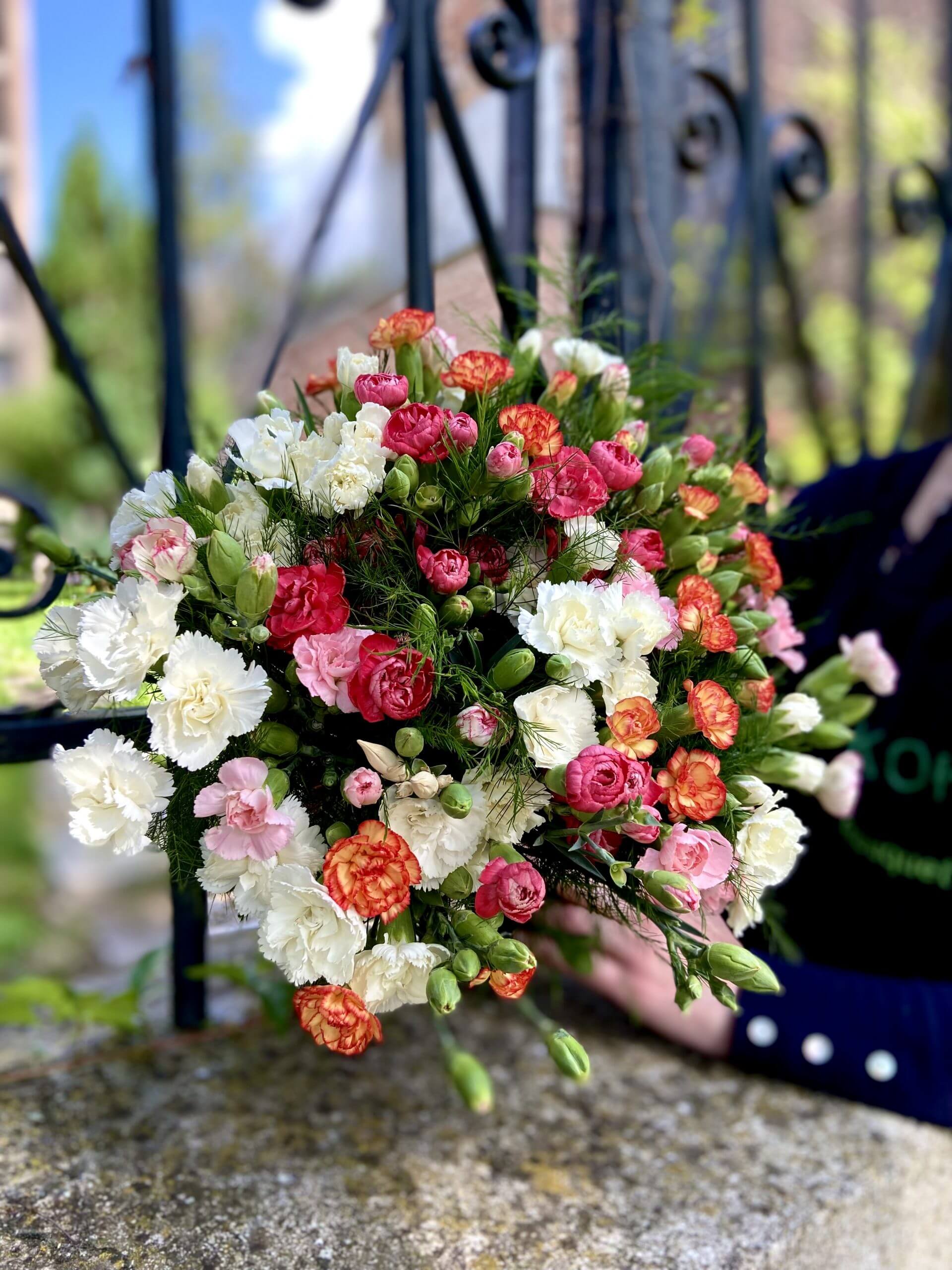 bouquets fleurs brassée de mini œillets