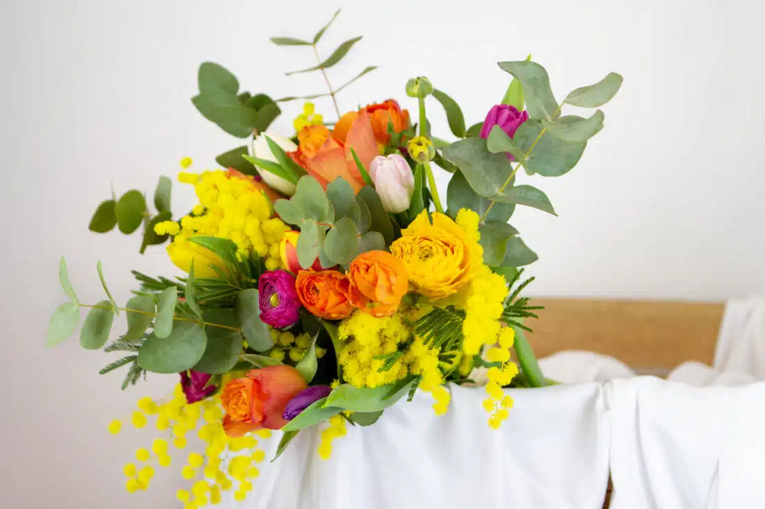 Bouquet fête des grands-mères jaune orange vert et rose