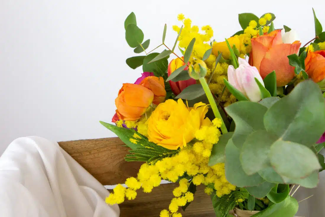 Bouquet fête des grands-mères jaune orange vert et rose