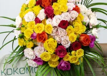 Bouquet Aquarelle multicolore avec roses jaunes, rouges et roses