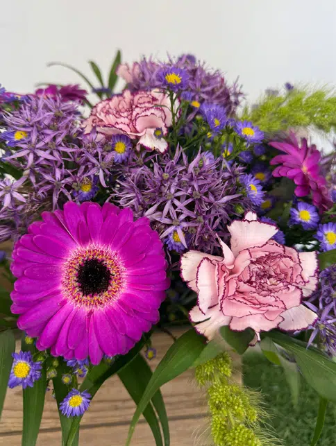 Bouquet Color de Juillet dans les tons violet