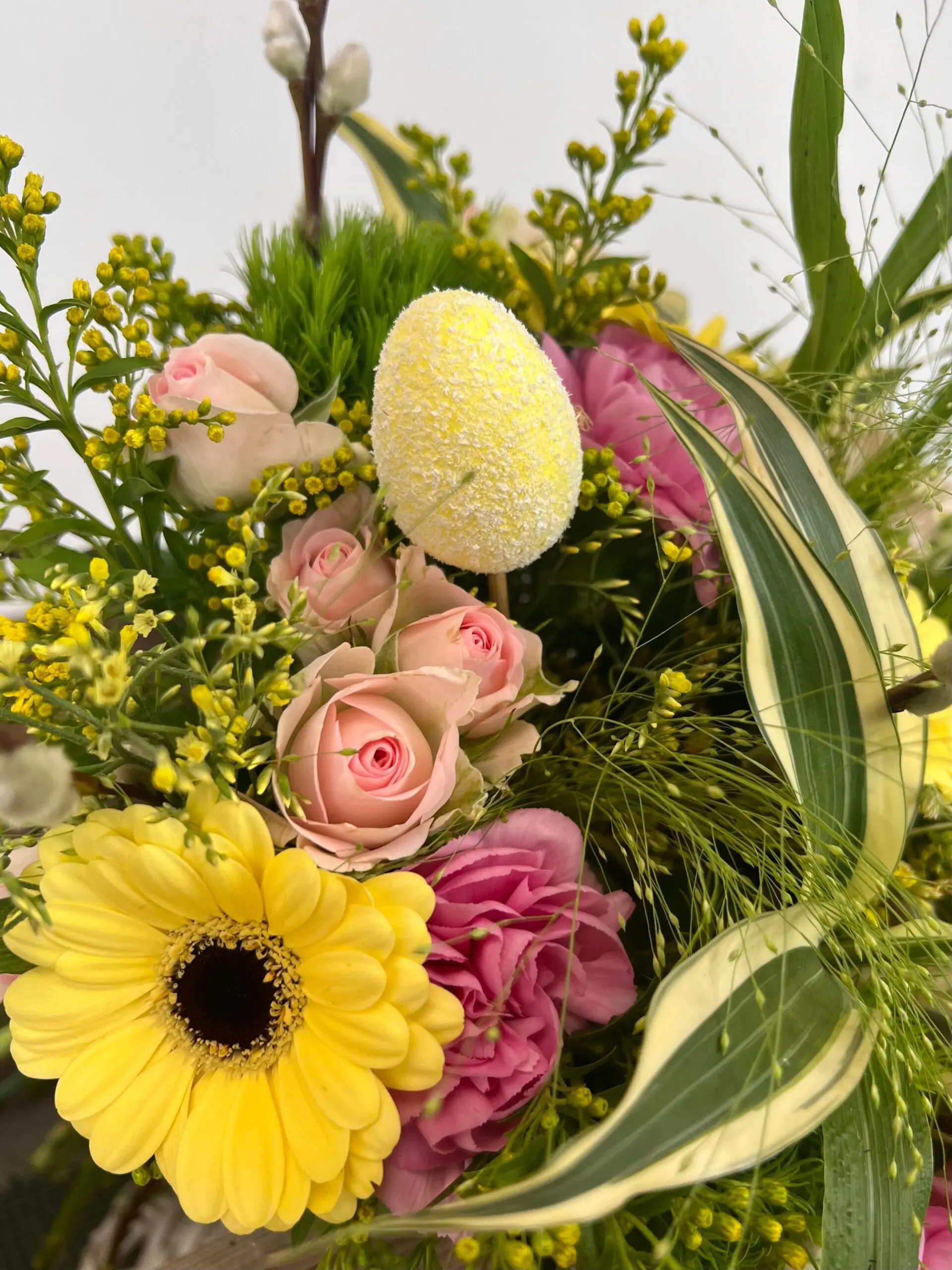 Bouquet Clochette spécial Pâques aux tons jaune et rose