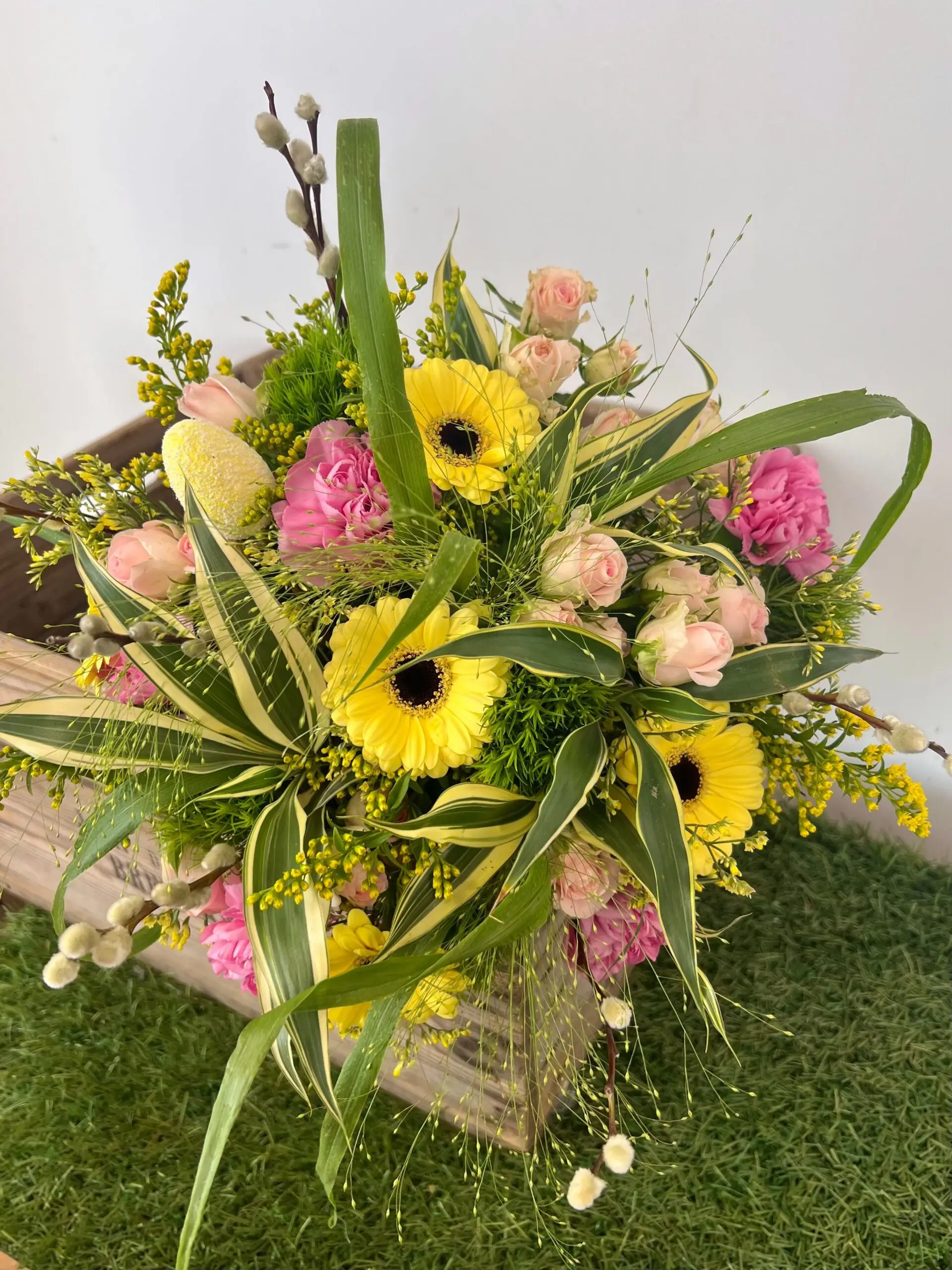 Bouquet Clochette spécial Pâques aux tons jaune et rose