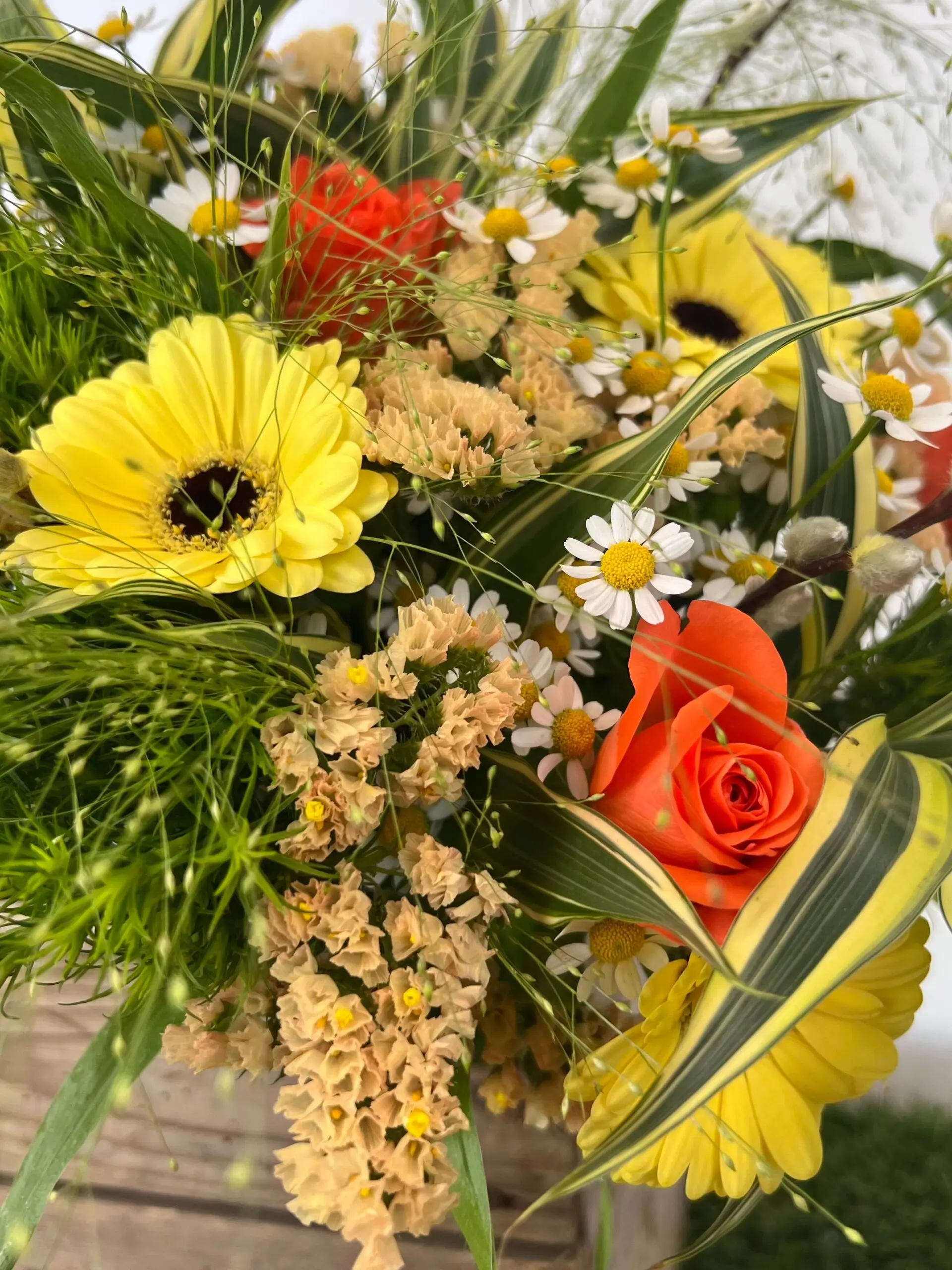 Bouquet Soleil de Pâques coloré et frais